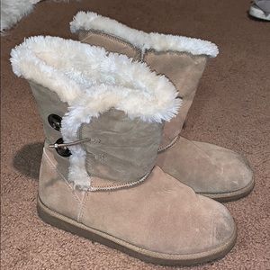 Snow boots